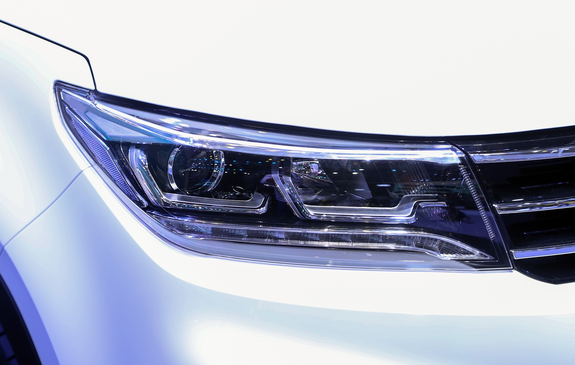 xe Trung Quoc DongFeng Joyear X5 anh 3