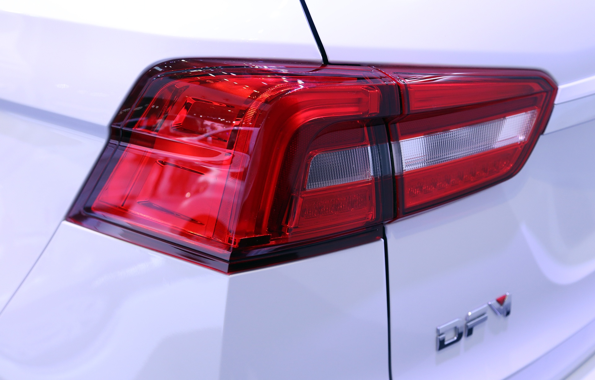 xe Trung Quoc DongFeng Joyear X5 anh 5