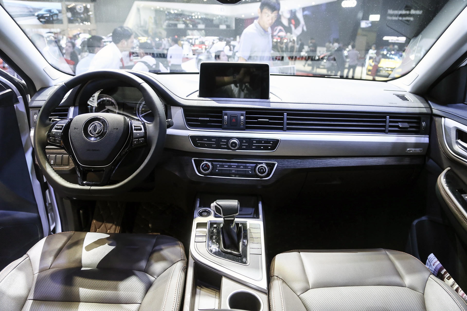 xe Trung Quoc DongFeng Joyear X5 anh 7