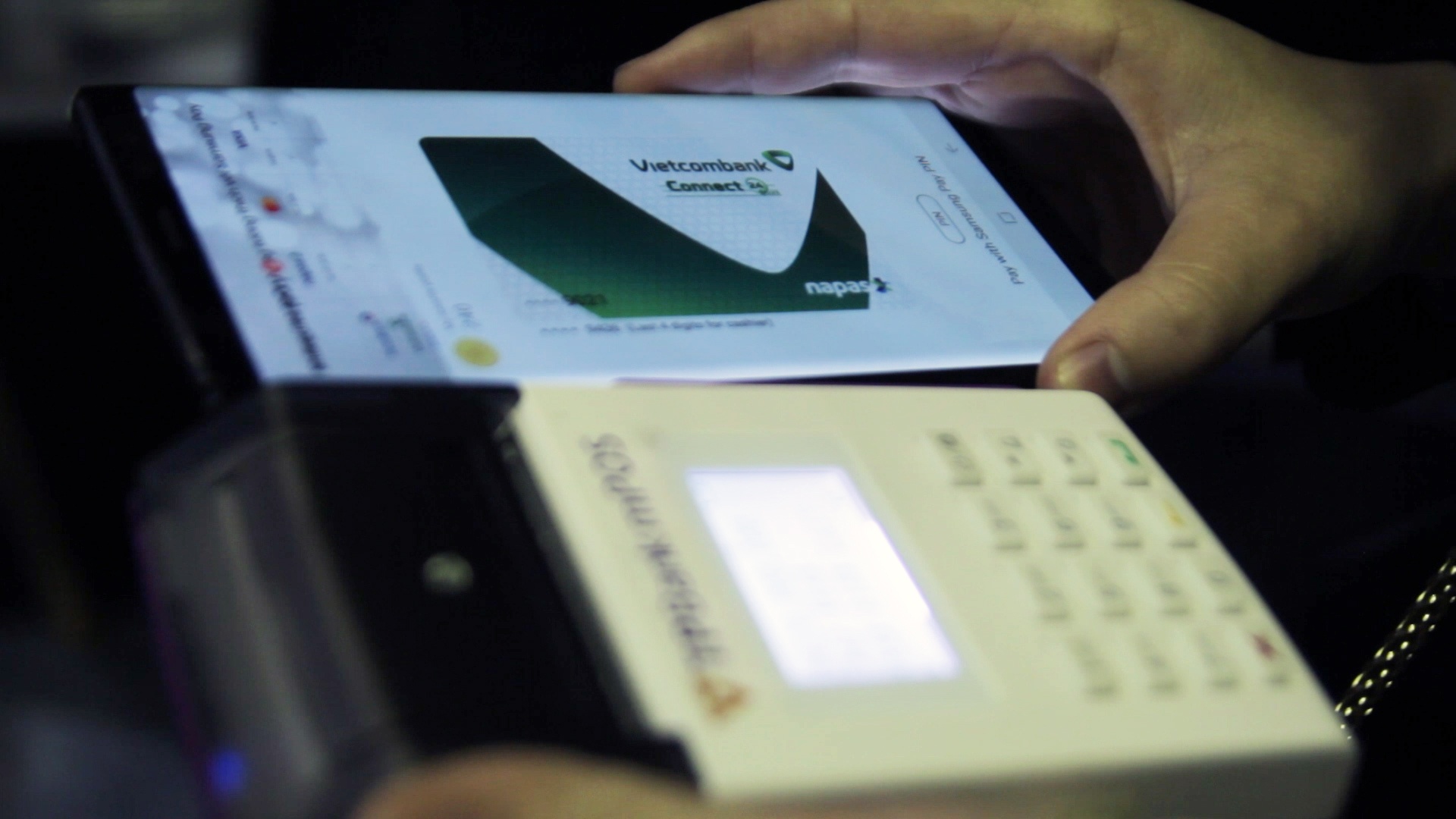 Lý Nhã Kỳ mua xe Jaguar 12 tỷ ảnh 2 Ly Nha Ky mua xe Jaguar 12 ty anh 2