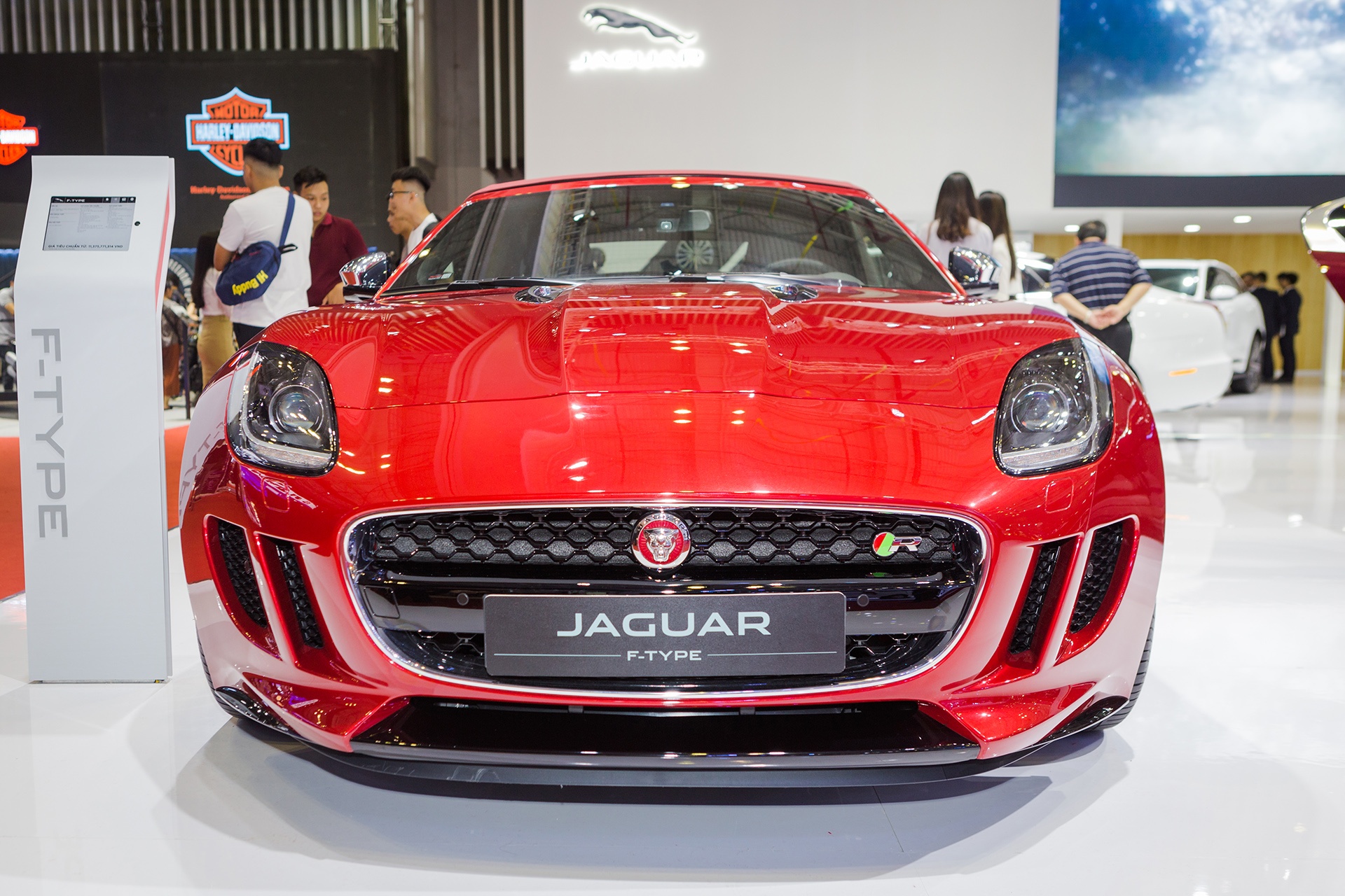 Ly Nha Ky mua xe Jaguar 12 ty anh 6