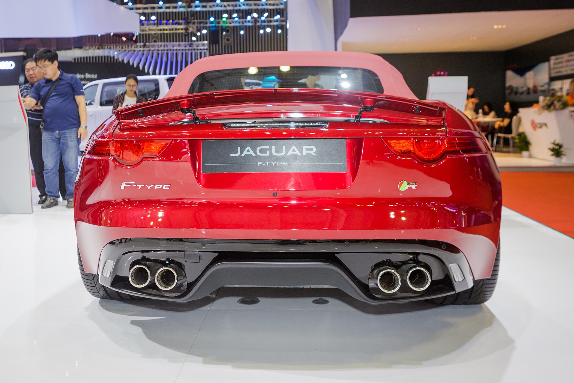 Ly Nha Ky mua xe Jaguar 12 ty anh 7