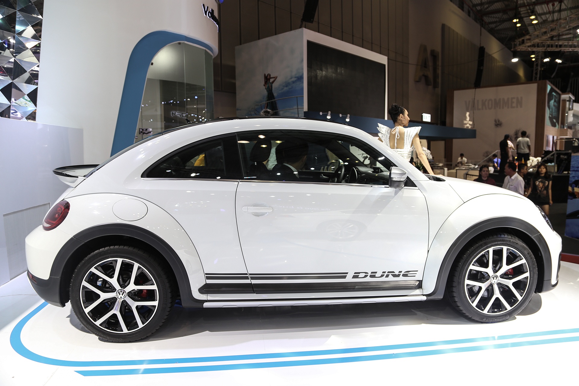 giá Volkswagen Beetle Dune tại Việt Nam ảnh 4 gia Volkswagen Beetle Dune tai Viet Nam anh 4