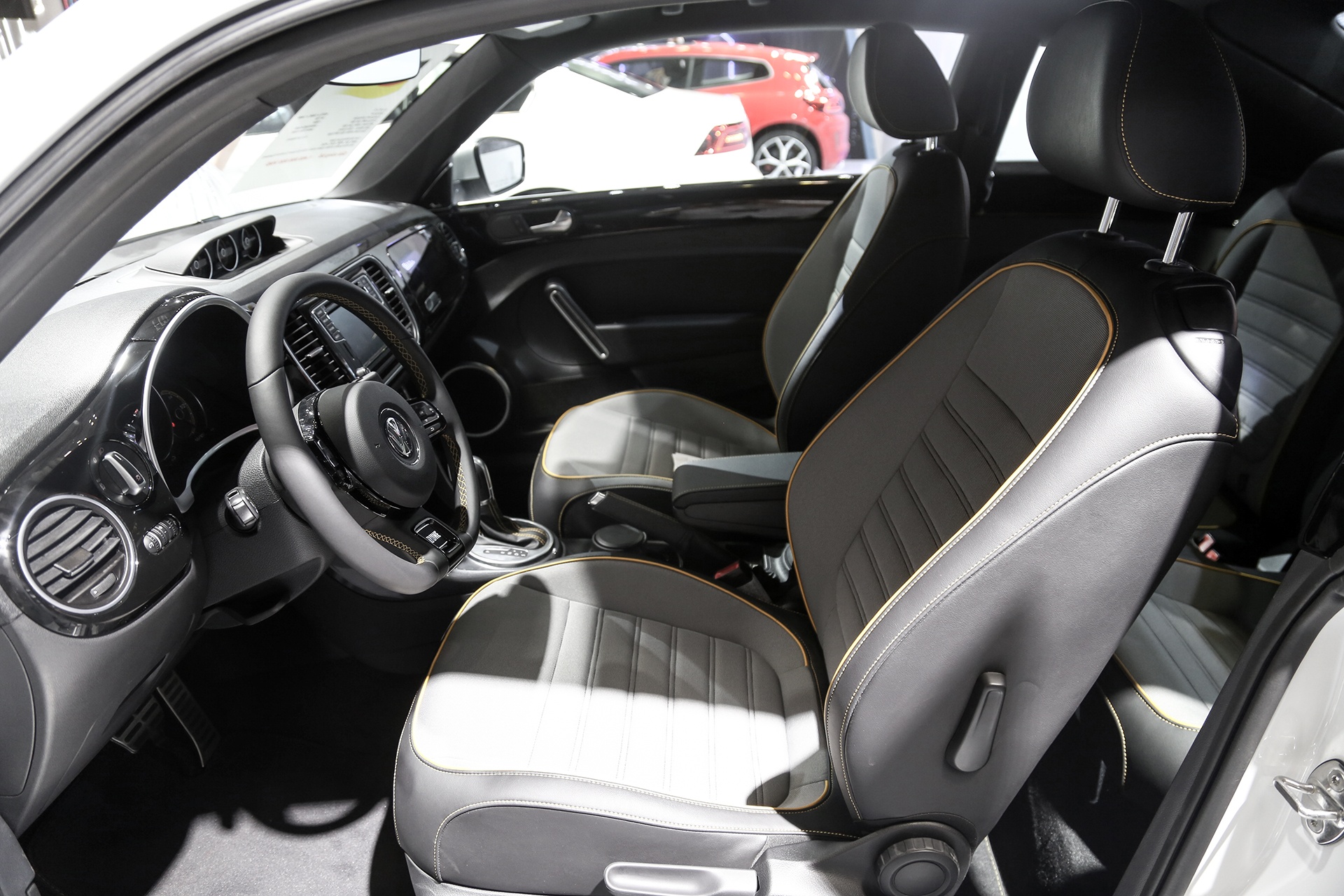 giá Volkswagen Beetle Dune tại Việt Nam ảnh 7 gia Volkswagen Beetle Dune tai Viet Nam anh 7