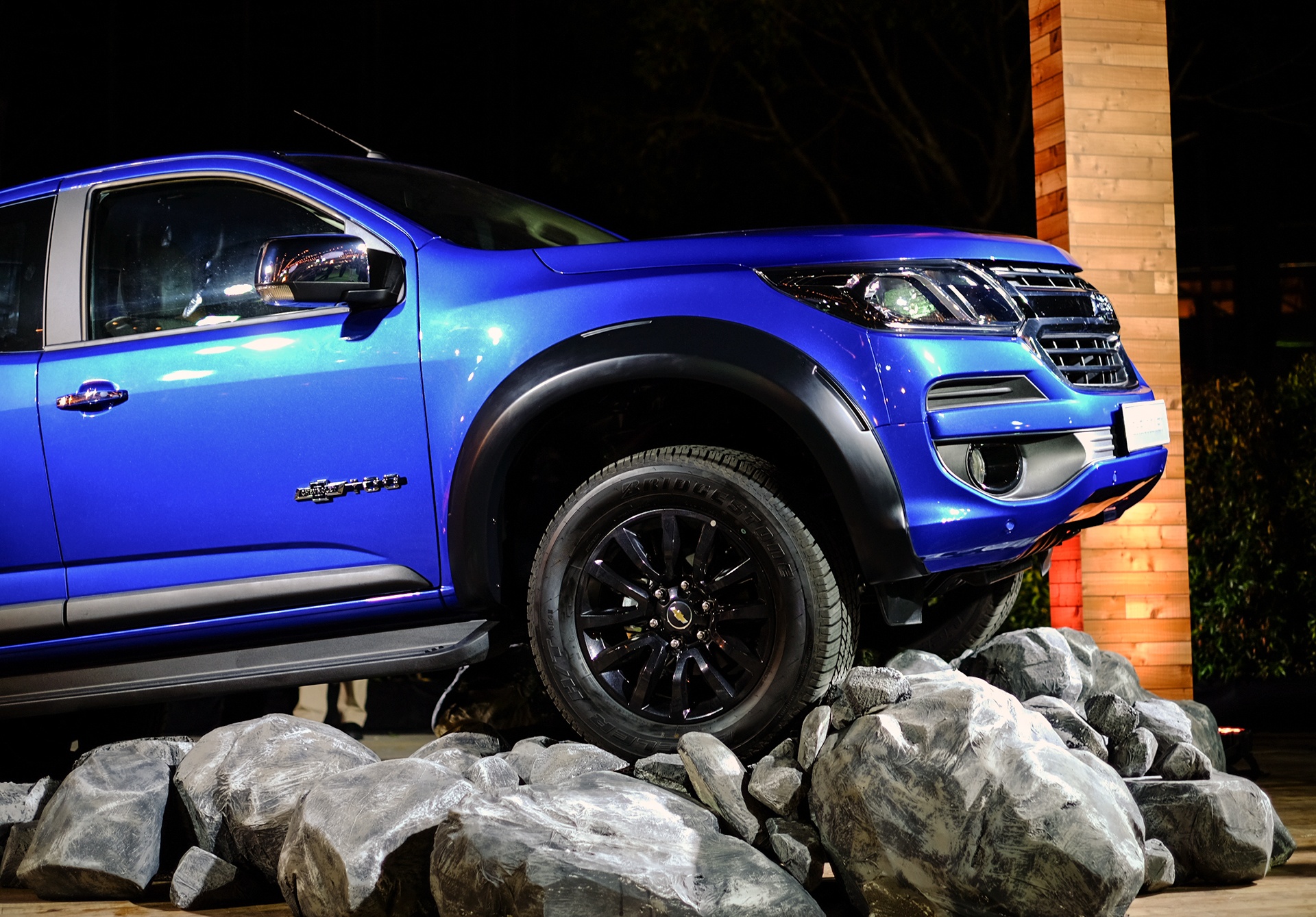 gia Chevrolet Colorado Centennial anh 11