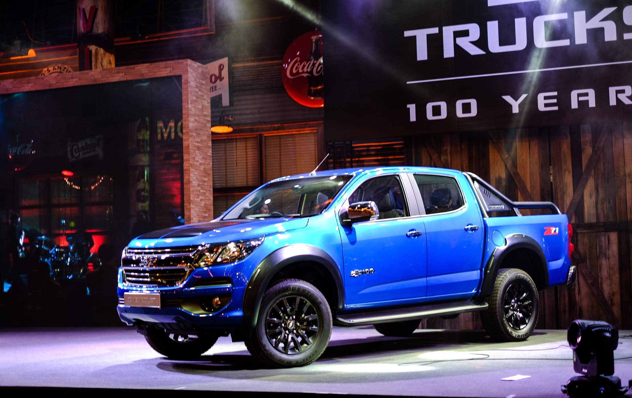 gia Chevrolet Colorado Centennial anh 7