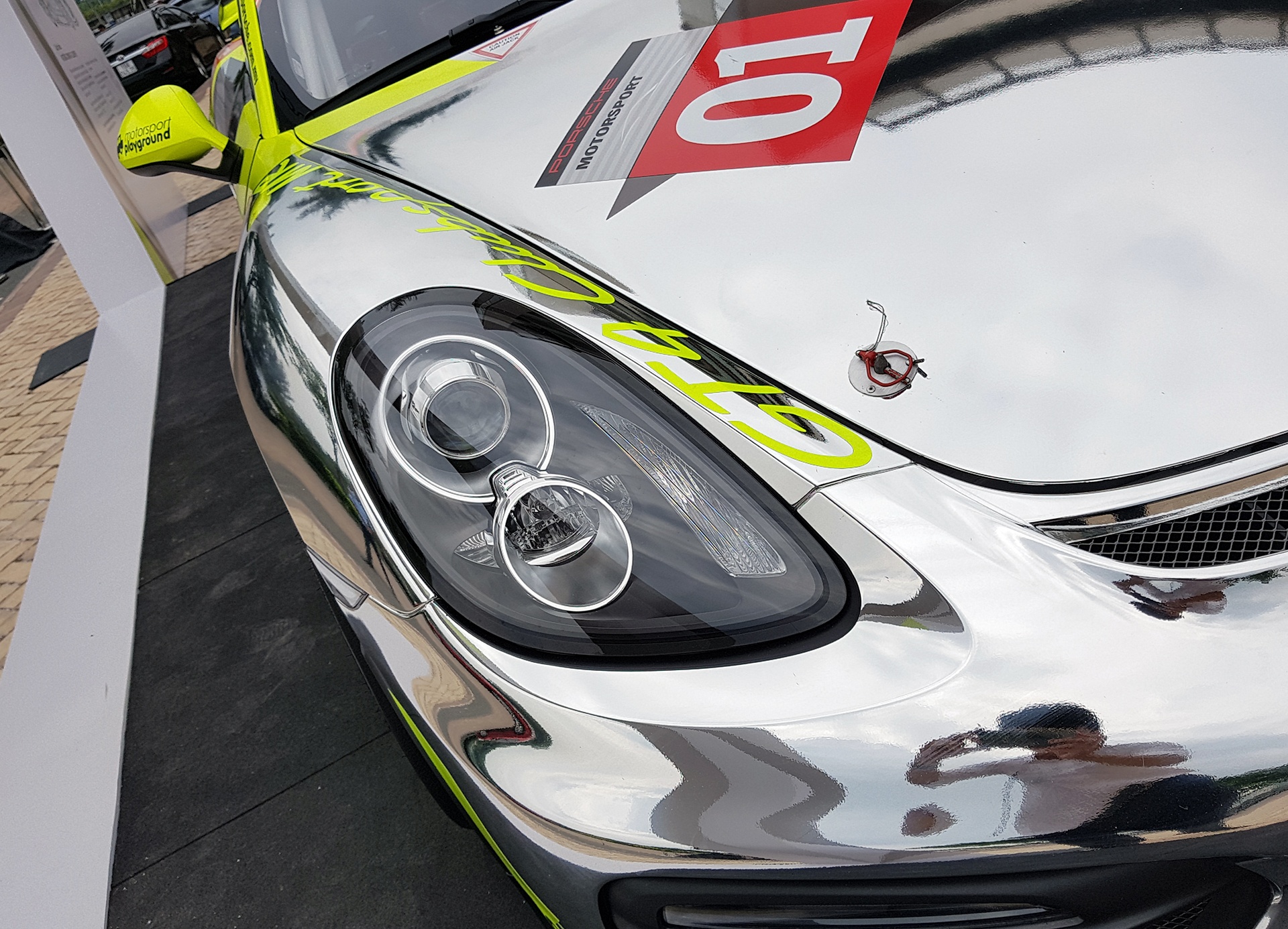 xe dua Porsche Cayman GT4 o Sai Gon anh 11