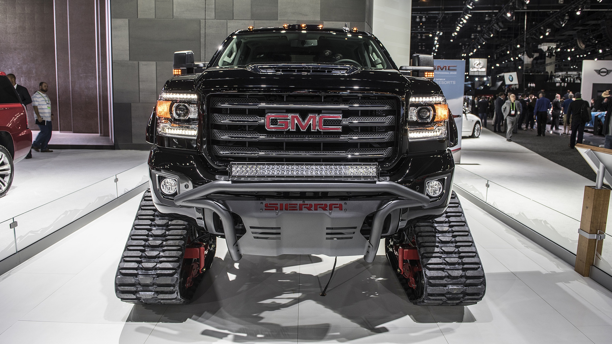 GMC Sierra 2500HD All Mountain ra mat anh 3