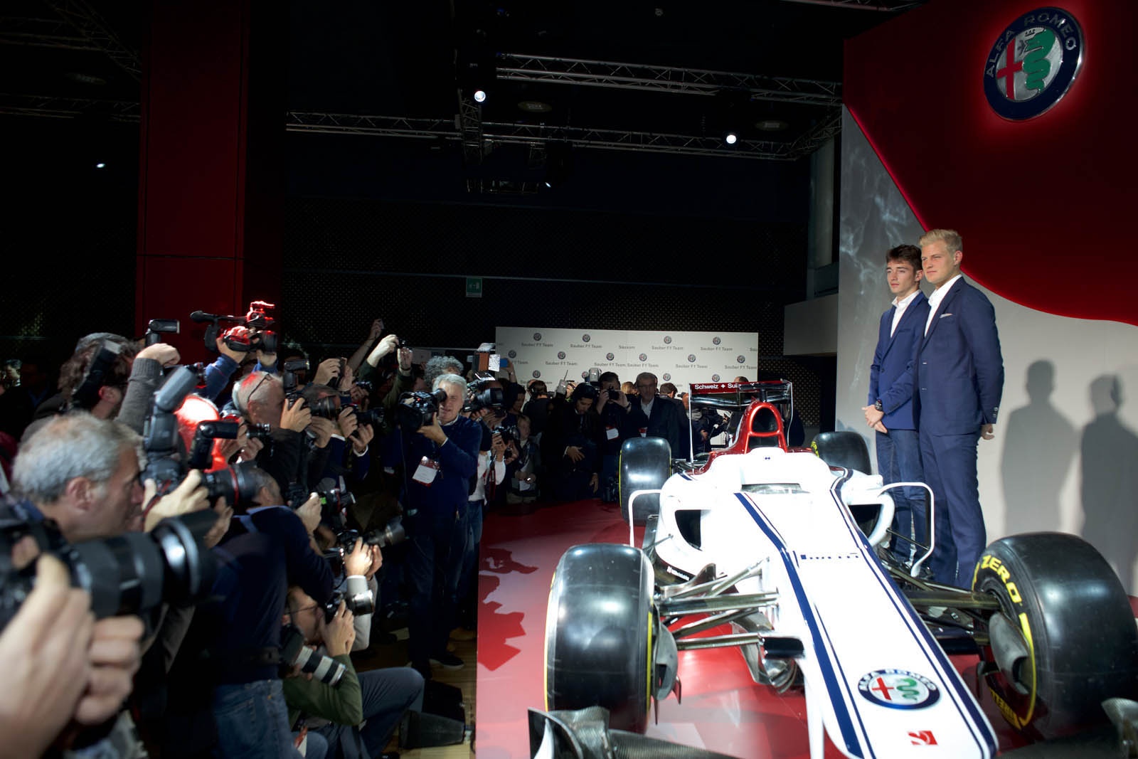 doi dua F1 Alfa Romeo Sauber anh 6