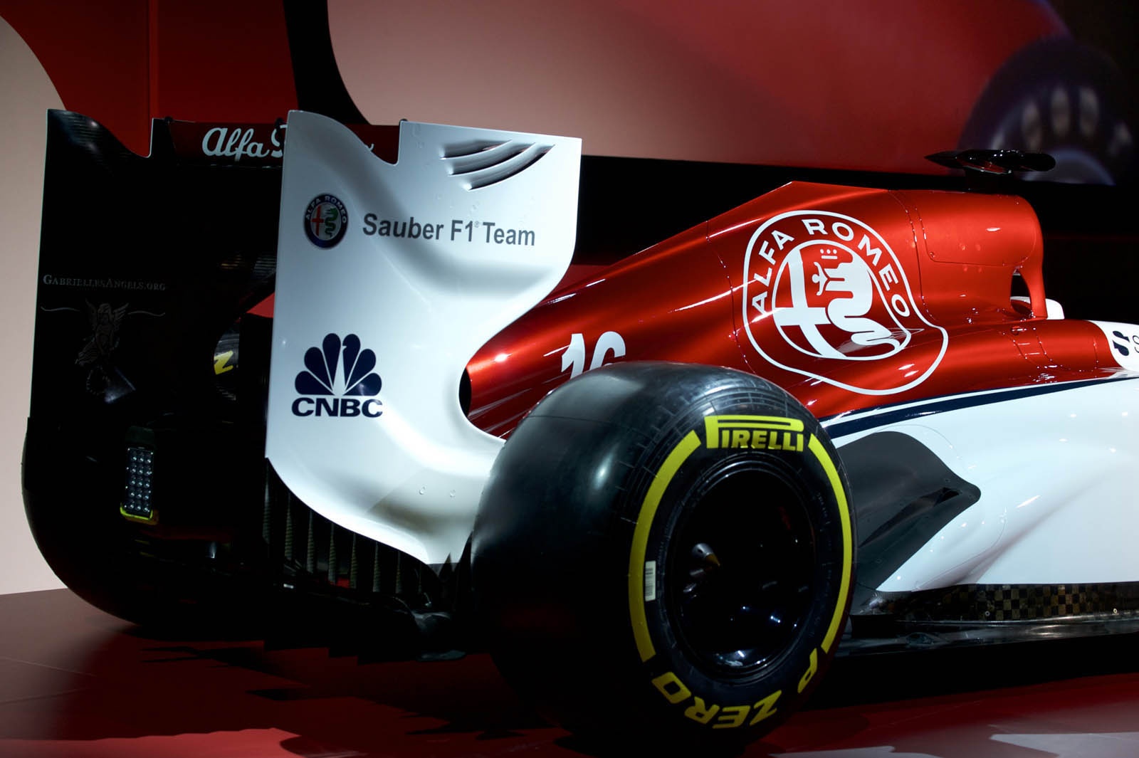 doi dua F1 Alfa Romeo Sauber anh 7
