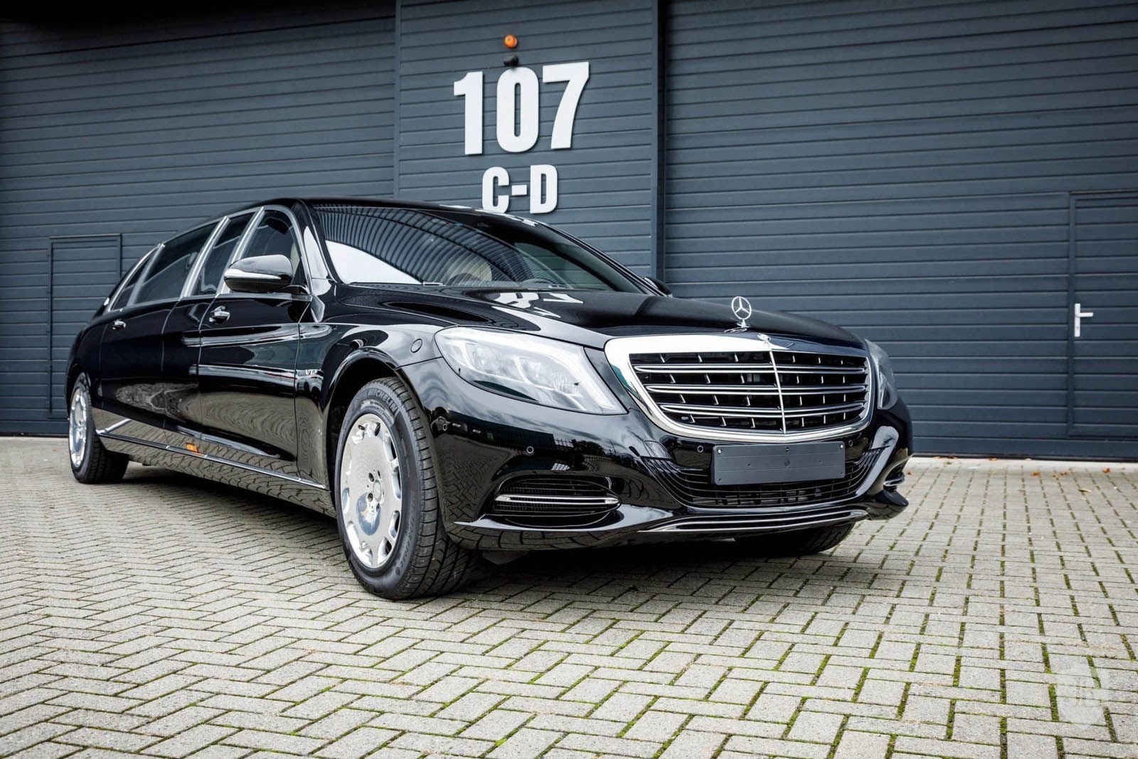 Mercedes-Maybach S600 Pullman anh 1