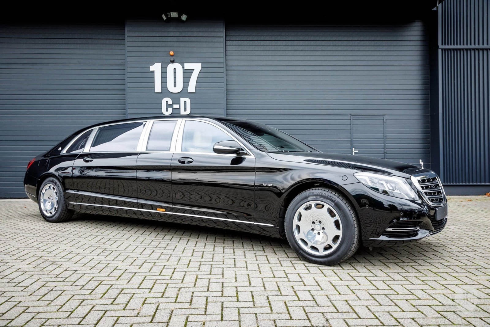 Mercedes-Maybach S600 Pullman anh 4