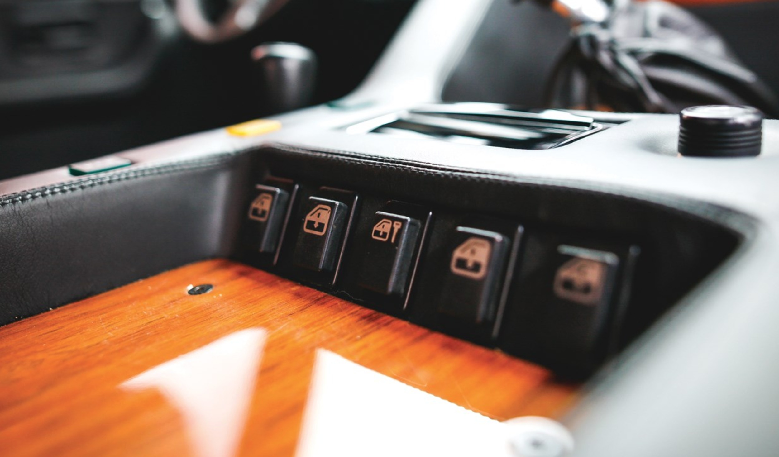 sieu SUV Lamborghini LM002 anh 10