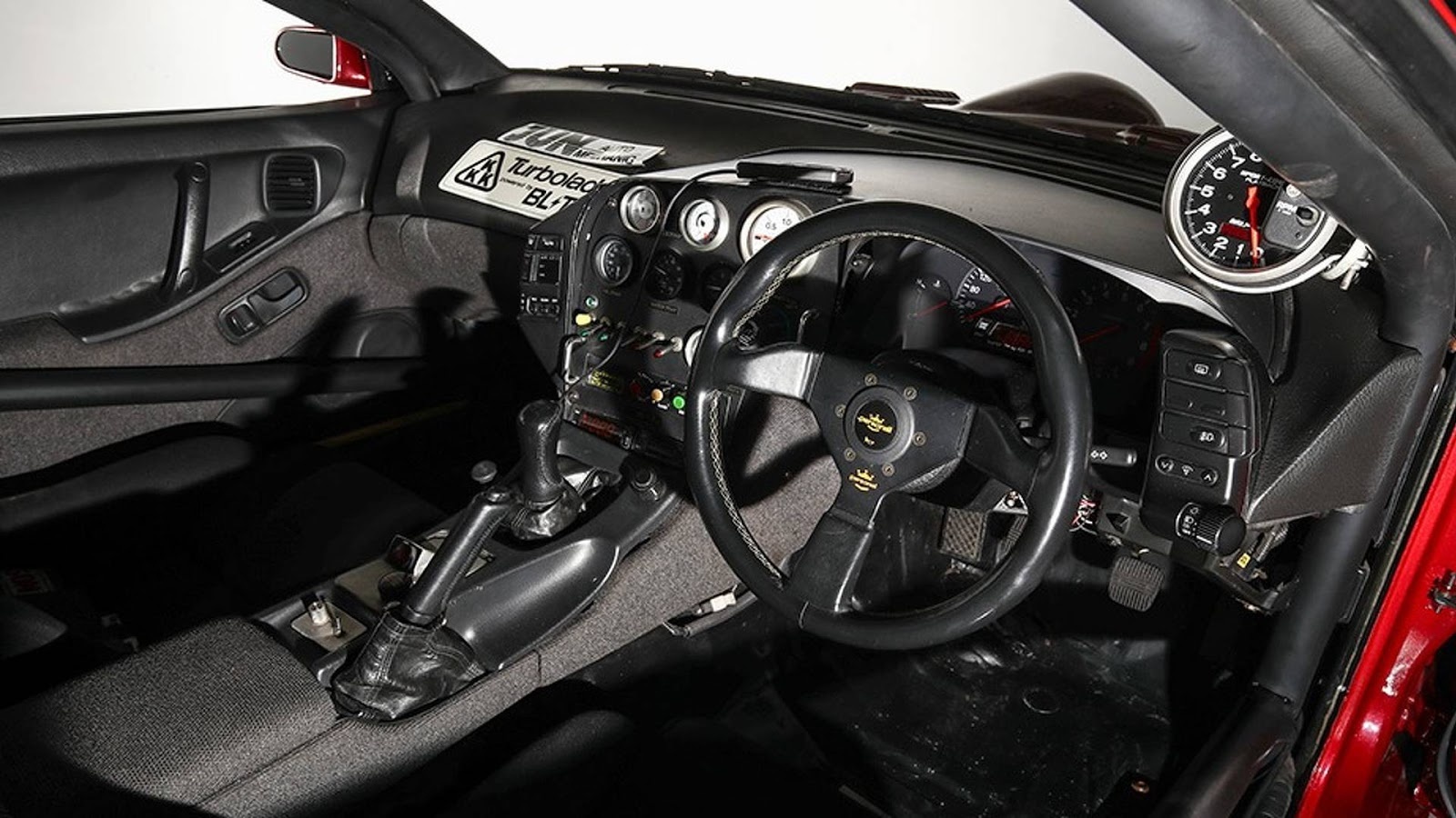 Nissan 300ZX nhanh hon Bugatti Chiron anh 6