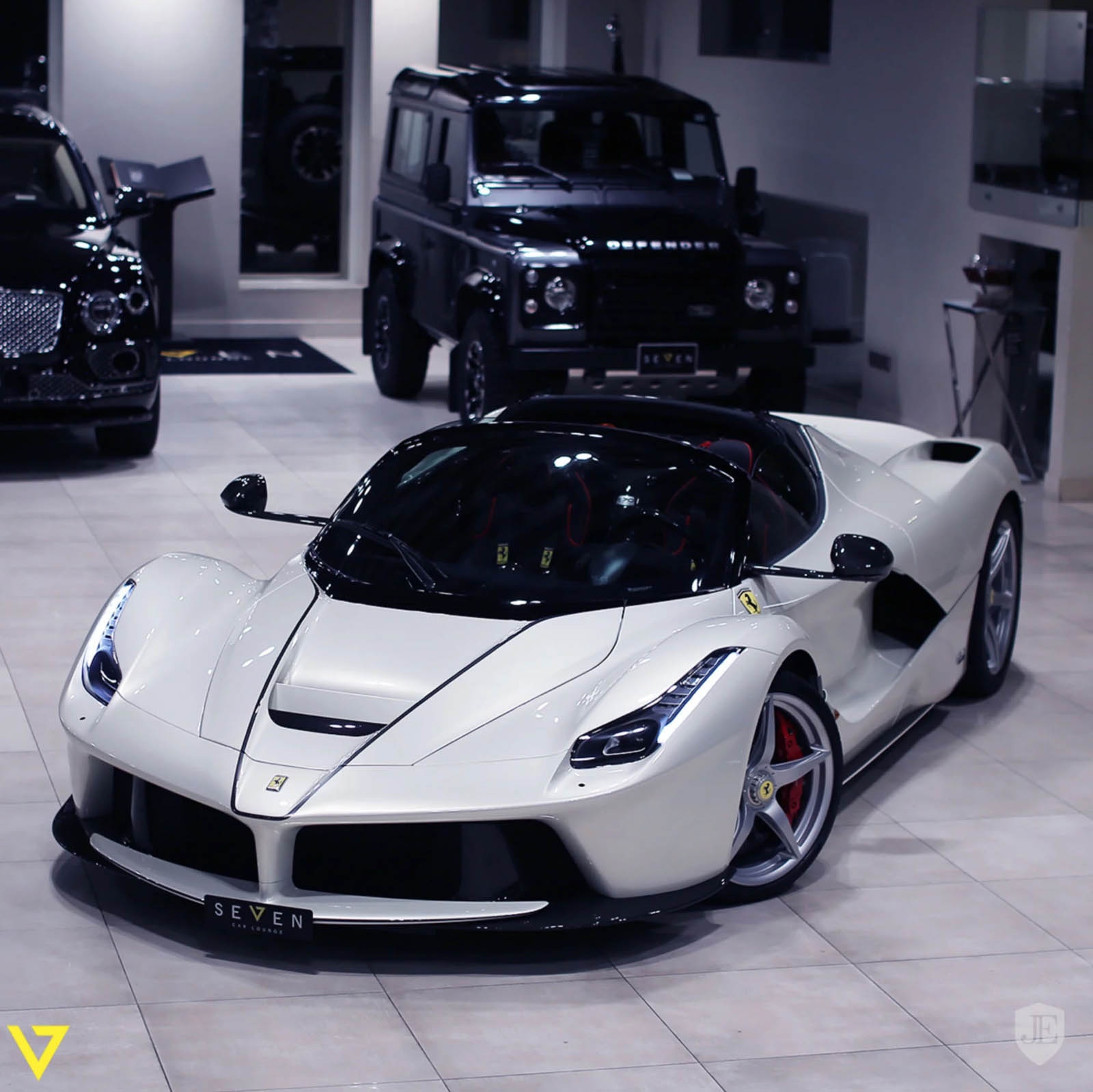 LaFerrari Aperta anh 1