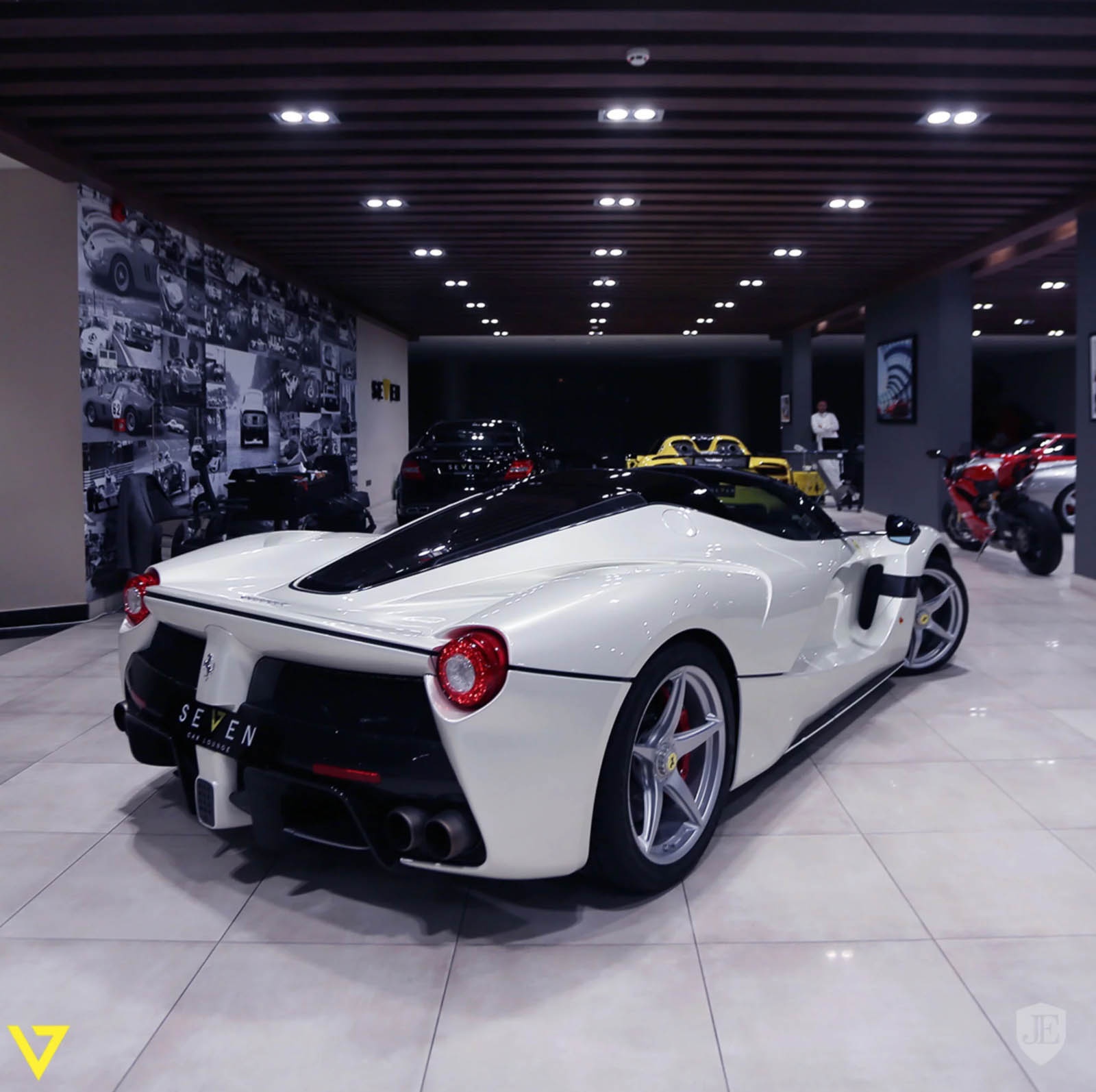 LaFerrari Aperta anh 2