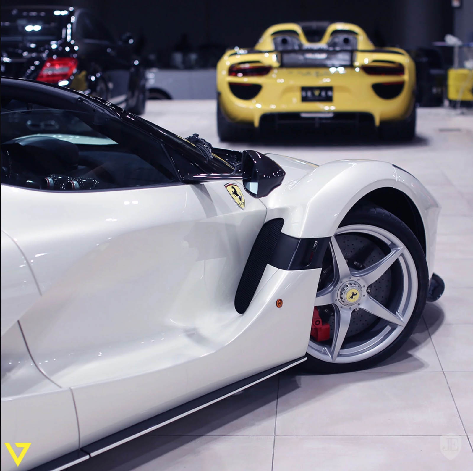 LaFerrari Aperta anh 3