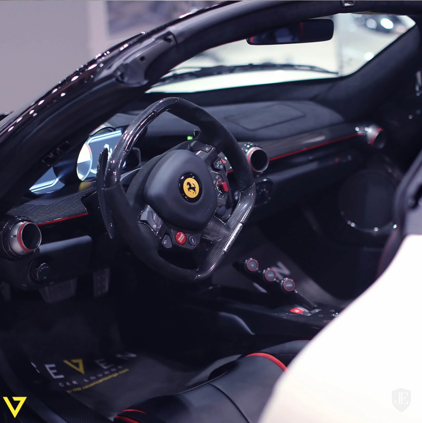 LaFerrari Aperta anh 5