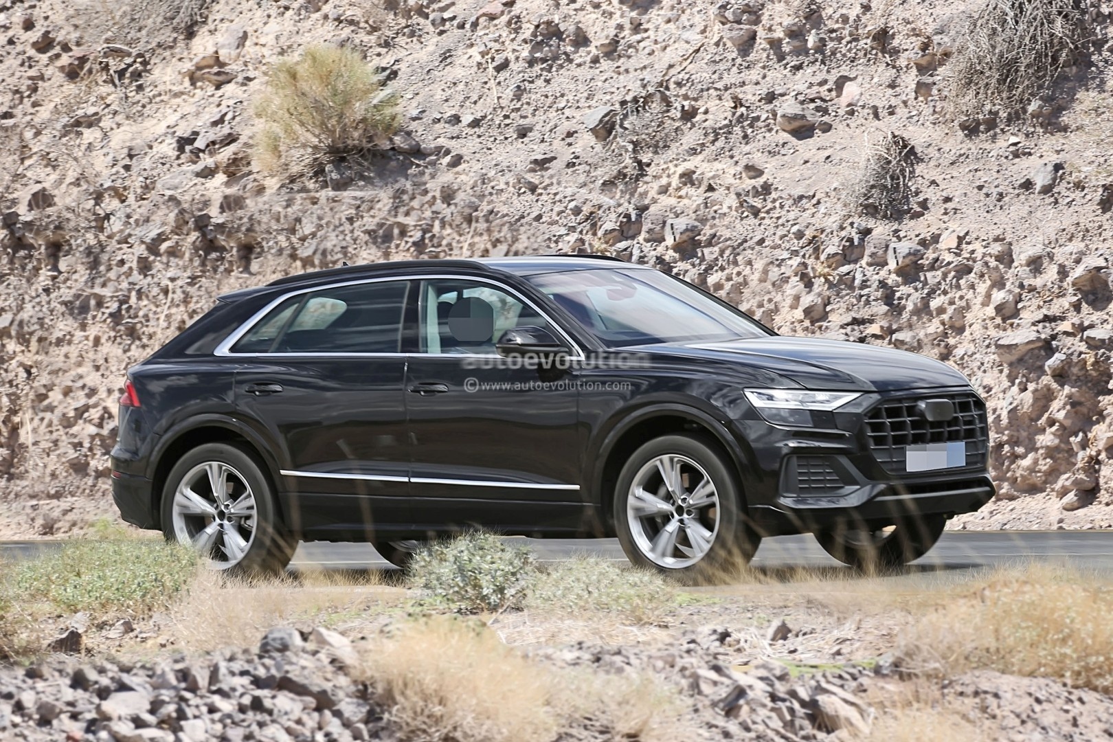Audi Q8 lo dien anh 1