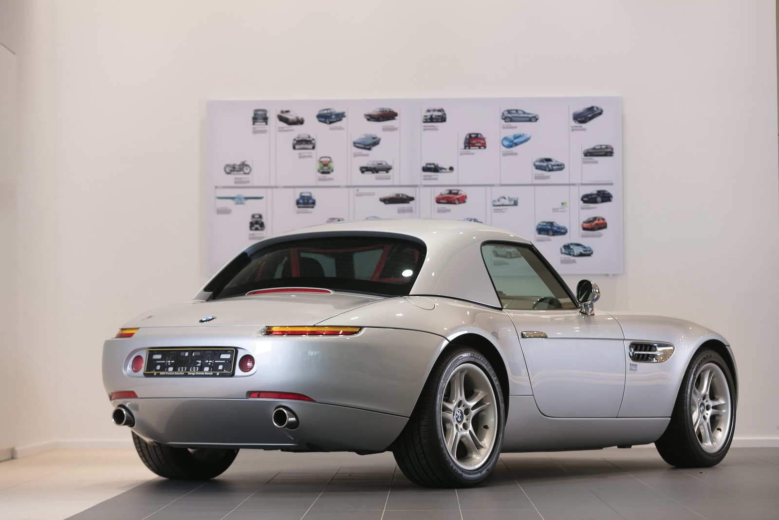 BMW Z8 cũ giá ngang siêu xe ảnh 2 BMW Z8 cu gia ngang sieu xe anh 2