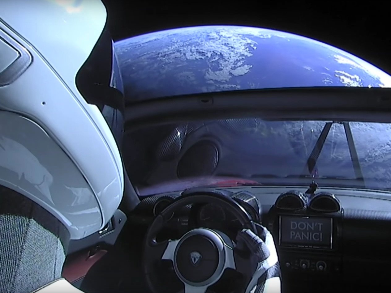 Elon Musk đưa Tesla Roadster lên sao Hoả ảnh 1 Elon Musk dua Tesla Roadster len sao Hoa anh 1