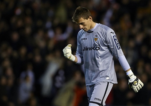 Arsenal muon chieu mo thu mon cua Valencia hinh anh