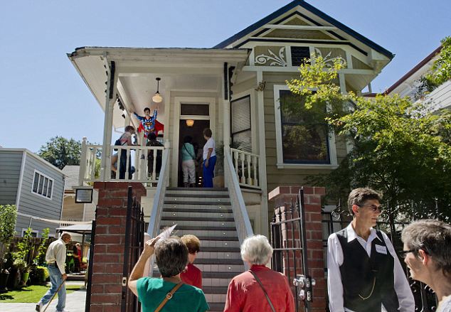 Nha goa phu giet hang loat nguoi gia hut du khach hinh anh