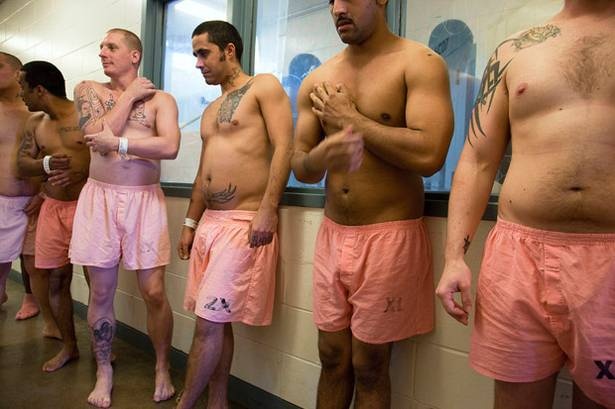 Nha tu toan cac tu nhan mac quan sooc hong hinh anh