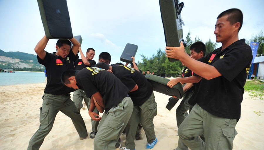 Ben trong lo huan luyen ve si tai Trung Quoc hinh anh