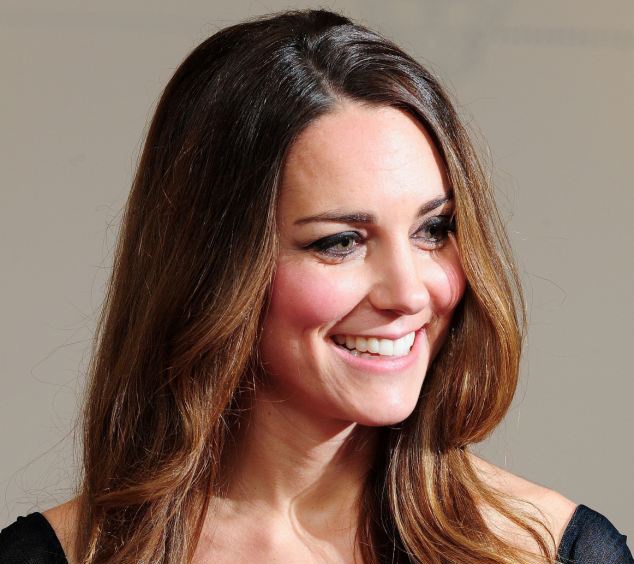 Cong nuong Kate 'tron' tieu hoang tu di du tiec hinh anh