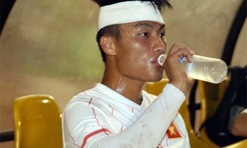 U23 Viet Nam xin loi nguoi ham mo hinh anh