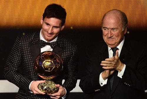Qua bong vang: 'Benh' Messi la bat cong voi Ribery hinh anh