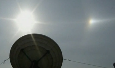 Clip '3 mat troi' chieu sang o Trung Quoc hinh anh