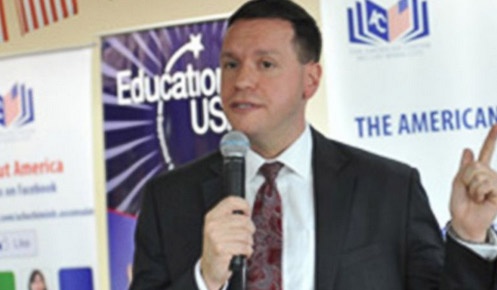 Cuu nhan vien Lanh su quan My tai Viet Nam thua nhan an tien hinh anh