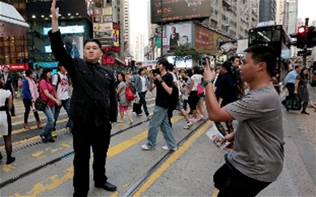 Clip 'Kim Jong-un' phieu luu Hong Kong hinh anh