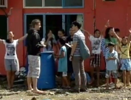 50 tre mo coi thoat chet ky dieu trong bao Haiyan hinh anh