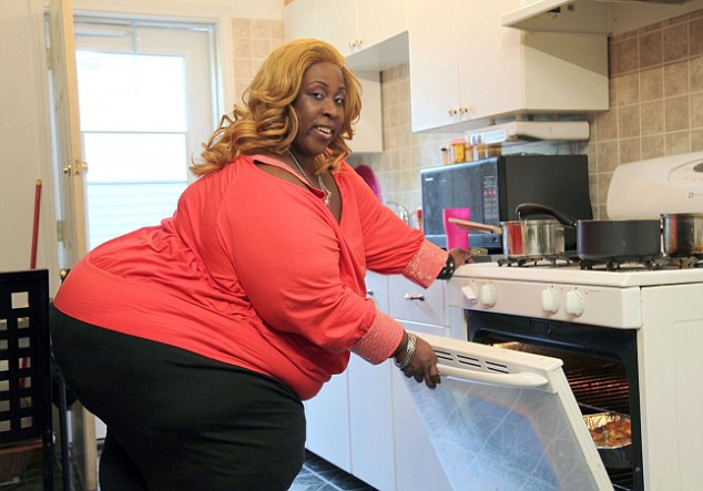 Nguoi phu nu so huu vong 3 khong lo hinh anh