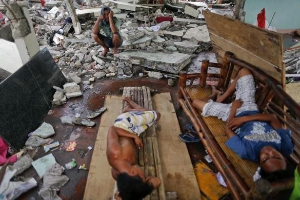 Video thien tai kinh hoang nam 2013 hinh anh