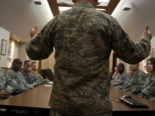 Phat hien duong day ma tuy trong Khong quan My hinh anh