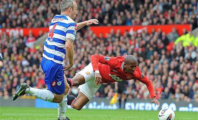 'David Moyes can day bao de Ashley Young bo thoi an va' hinh anh