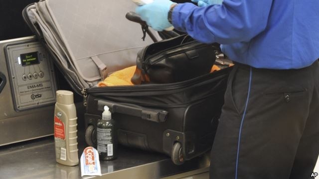 My canh bao bom kem danh rang tren chuyen bay toi Nga hinh anh