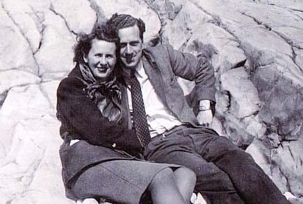 Tim thay 300 buc thu tinh cam dong cua cha me sau 60 nam hinh anh