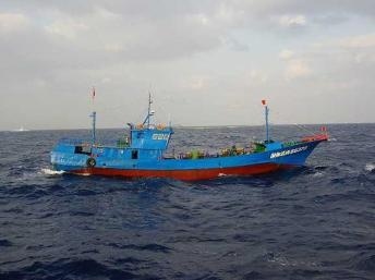 Nhat Ban bat giu tau ca Trung Quoc hinh anh