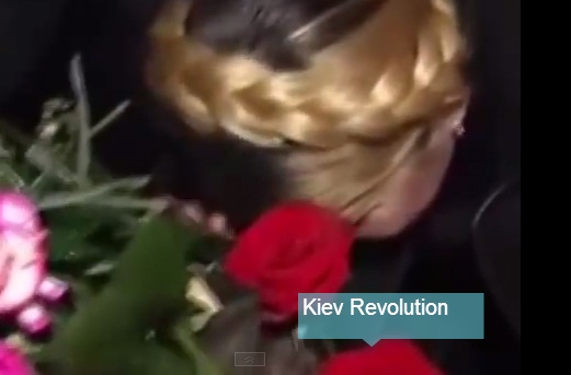 Ba Yulia Tymoshenko khoc khi duoc tha tu do hinh anh