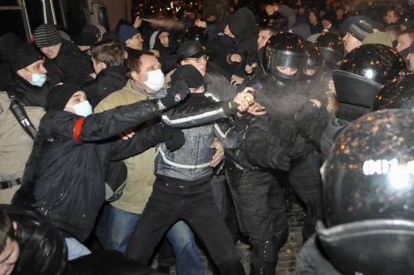 Dung do dam mau truoc khi Crimea trung cau dan y hinh anh