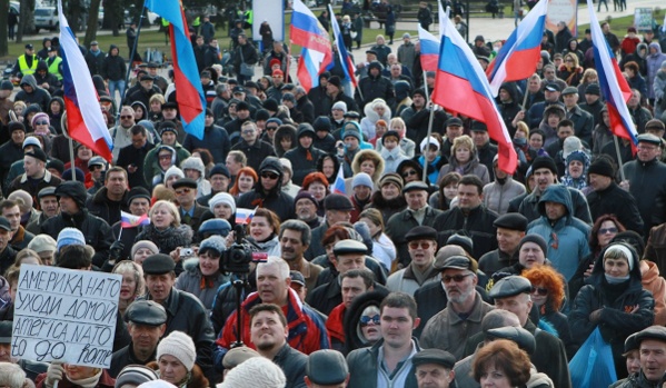 Bieu tinh doi quyen tu tri tai dong nam Ukraina hinh anh