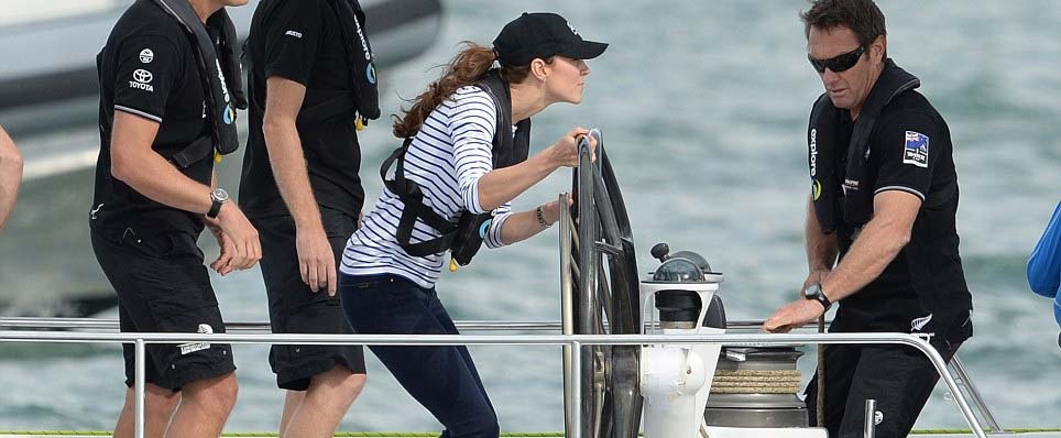 Cong nuong Kate dua thuyen dieu nghe hinh anh