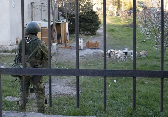 Ukraina cao buoc Nga dat min tai Crimea hinh anh