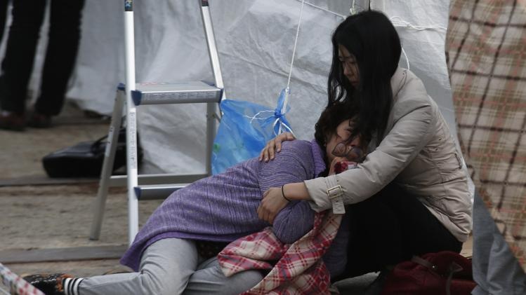 Cac yeu to co the khien tau Han Quoc chim hinh anh