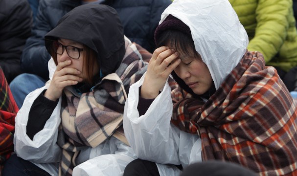 Dan Han tranh cai ve trach nhiem cua Tong thong sau vu Sewol hinh anh